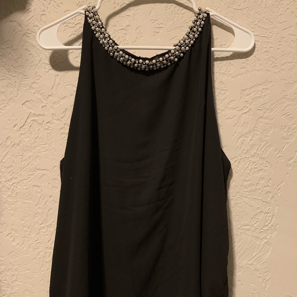 No sleeve shirt